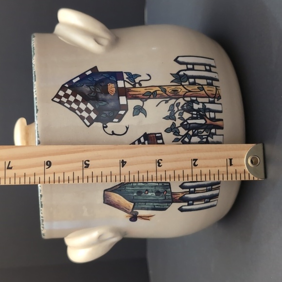 Home & Garden Party 2002 Handmade Stoneware Bean Pot. - Picture 12 of 13